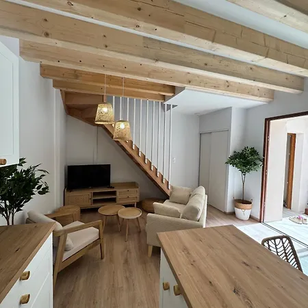 Plein De Charme Avec Ses Poutres Apparentes , Ses Pierres Et Son Jacuzzi Exterieur Caux