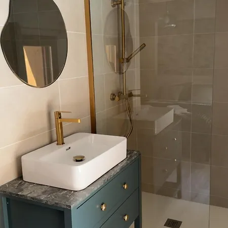 Holiday home Plein De Charme Avec Ses Poutres Apparentes , Ses Pierres Et Son Jacuzzi Exterieur *