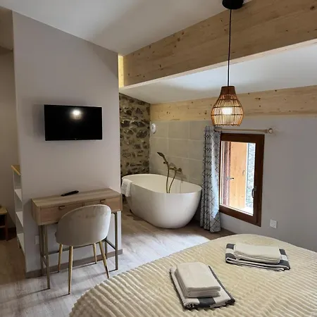 Semesterbostad Plein De Charme Avec Ses Poutres Apparentes , Ses Pierres Et Son Jacuzzi Exterieur Caux