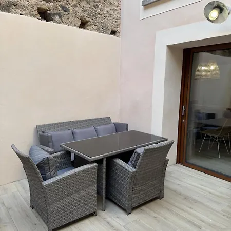 Semesterbostad Plein De Charme Avec Ses Poutres Apparentes , Ses Pierres Et Son Jacuzzi Exterieur