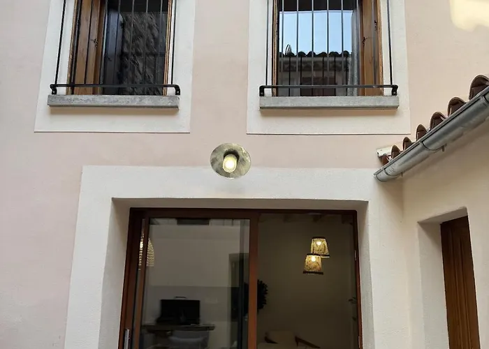 Plein De Charme Avec Ses Poutres Apparentes , Ses Pierres Et Son Jacuzzi Exterieur Σπίτι διακοπών *